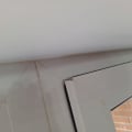 УСТАНАВЛИВАЮТ УЖАСНЫЕ ОКНА
